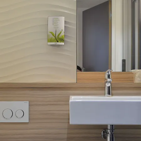 Otel Campanile Paris - Centre 3*