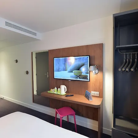 Campanile Paris - Centre 3* קלישי