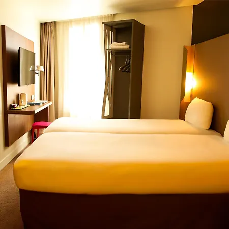 Campanile Paris - Centre 3* קלישי