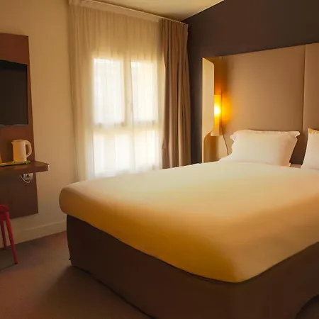 Campanile Paris - Centre מלון 3*