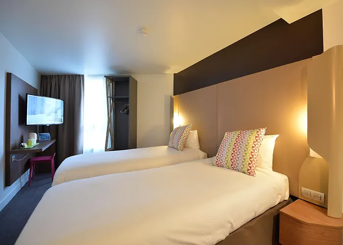 Campanile Paris - Centre 3* קלישי