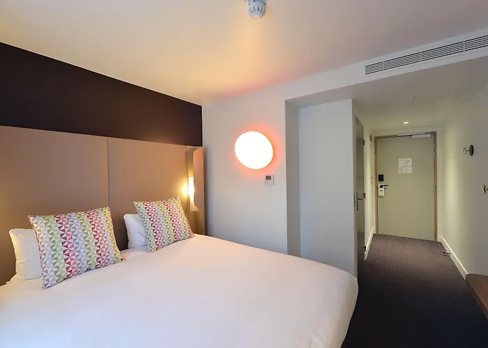 מלון Campanile Paris - Centre 3*